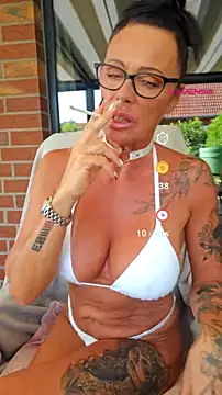 Snapshot of Misses-Cougar chatting on 07.17.26 Misses-Cougar online show from 07.17.26