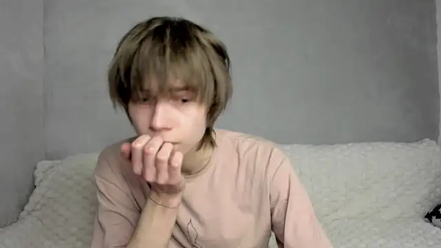 Snapshot of Makentoshi_ chatting on 11.21.25 Makentoshi online show from 11.21.25