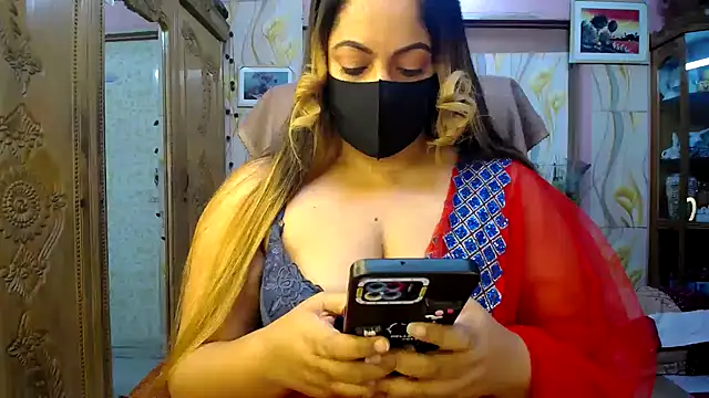 Snapshot of SohanaSabaSexy chatting on 11.10.25 SohanaSabaSexy online show from 11.10.25