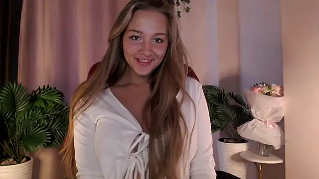 Snapshot of Milk_Bunny chatting on 02.05.25 Milk Bunny online show from 02.05.25