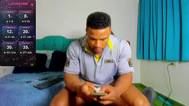 Snapshot of estebanlobo- chatting on 12.12.24 estebanlobo- online show from 12.12.24