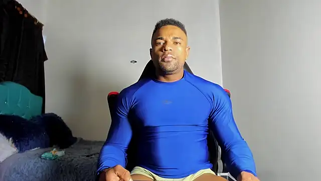 Snapshot of estebanlobo- chatting on 11.19.25 estebanlobo- online show from 11.19.25