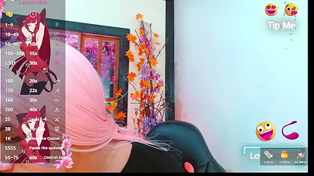 Snapshot of Victoria_Kastelo chatting on 10.31.25 Victoria Kastelo online show from 10.31.25