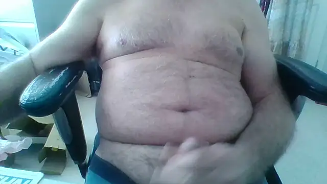 Snapshot of OfficeDad chatting on 03.07.25 OfficeDad online show from 03.07.25