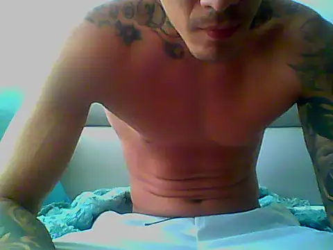 Snapshot of Skater29xx2 chatting on 12.06.24 Skater29xx2 online show from 12.06.24