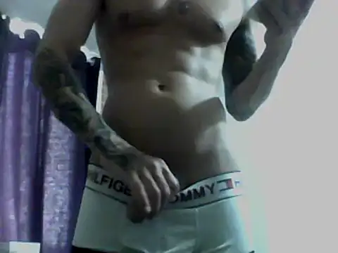 Snapshot of Skater29xx2 chatting on 01.17.25 Skater29xx2 online show from 01.17.25