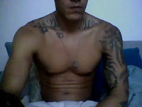 Snapshot of Skater29xx2 chatting on 01.20.25 Skater29xx2 online show from 01.20.25