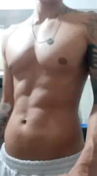 Snapshot of Skater29xx2 chatting on 01.26.25 Skater29xx2 online show from 01.26.25