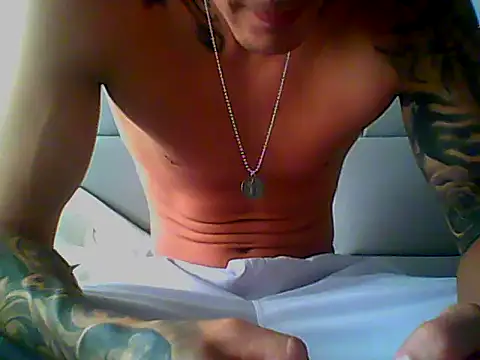 Snapshot of Skater29xx2 chatting on 01.27.25 Skater29xx2 online show from 01.27.25