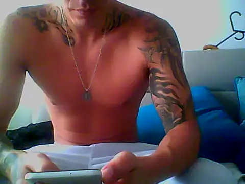 Snapshot of Skater29xx2 chatting on 02.07.25 Skater29xx2 online show from 02.07.25