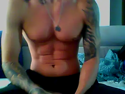 Snapshot of Skater29xx2 chatting on 02.11.25 Skater29xx2 online show from 02.11.25