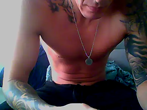 Snapshot of Skater29xx2 chatting on 02.13.25 Skater29xx2 online show from 02.13.25