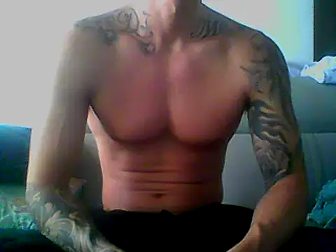 Snapshot of Skater29xx2 chatting on 02.14.25 Skater29xx2 online show from 02.14.25