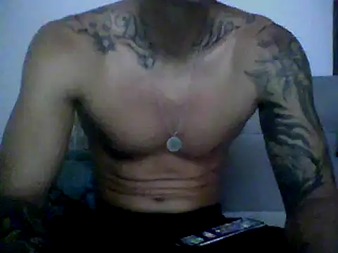 Snapshot of Skater29xx2 chatting on 02.19.25 Skater29xx2 online show from 02.19.25