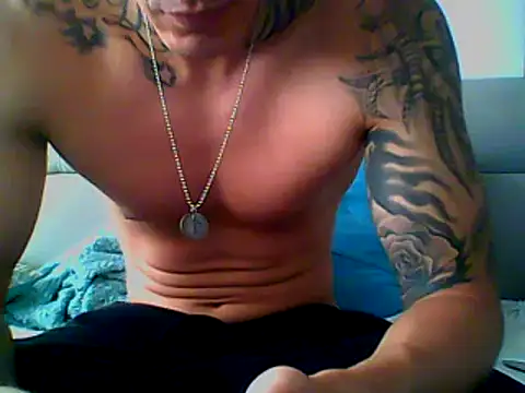 Snapshot of Skater29xx2 chatting on 02.26.25 Skater29xx2 online show from 02.26.25