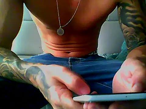 Snapshot of Skater29xx2 chatting on 03.03.25 Skater29xx2 online show from 03.03.25