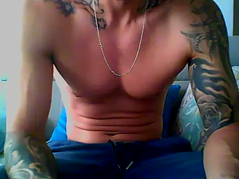 Snapshot of Skater29xx2 chatting on 03.10.25 Skater29xx2 online show from 03.10.25