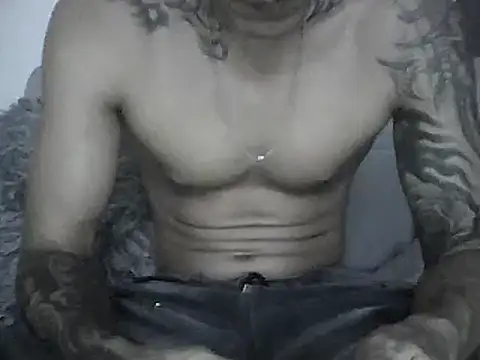 Snapshot of Skater29xx2 chatting on 03.17.25 Skater29xx2 online show from 03.17.25