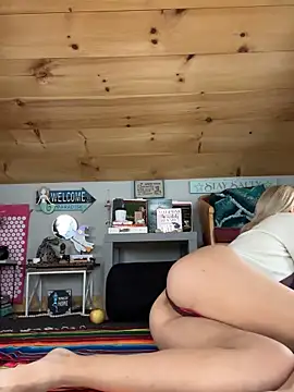 Snapshot of DanaeJustine chatting on 09.23.25 DanaeJustine online show from 09.23.25