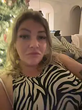 Snapshot of GabyHofstede chatting on 12.18.24 GabyHofstede online show from 12.18.24