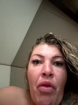 Snapshot of GabyHofstede chatting on 01.11.26 GabyHofstede online show from 01.11.26