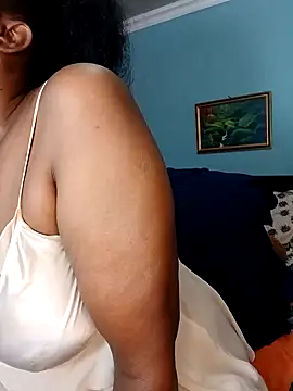 Snapshot of TALLNSEXY48 chatting on 12.30.24 TALLNSEXY48 online show from 12.30.24