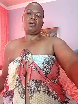 Snapshot of TALLNSEXY48 chatting on 02.14.25 TALLNSEXY48 online show from 02.14.25