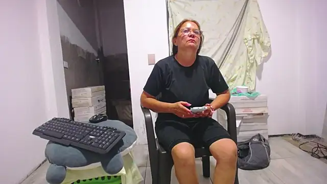 Stepmom slut 50 online show from 02.17.25