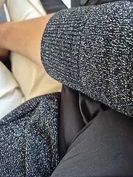 Snapshot of SexyErola27 chatting on 03.26.26 SexyErola27 online show from 03.26.26