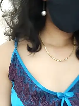 Snapshot of Angleannie chatting on 10.10.25 Angleannie online show from 10.10.25