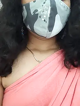 Snapshot of Angleannie chatting on 10.13.25 Angleannie online show from 10.13.25