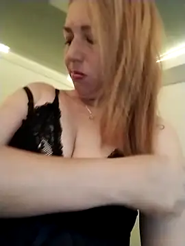 Snapshot of edithhermosa chatting on 05.29.26 edithhermosa online show from 05.29.26