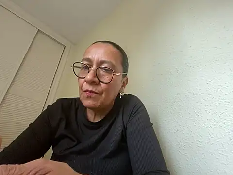 sweeviolet online show from 03.03.25