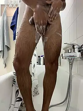 Snapshot of vinzpnr210 chatting on 12.28.24 vinzpnr210 online show from 12.28.24