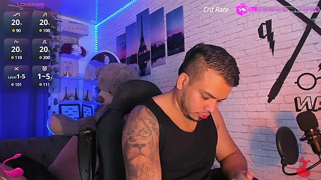 Snapshot of Naughty_Charly chatting on 01.22.25 Naughty Charly online show from 01.22.25