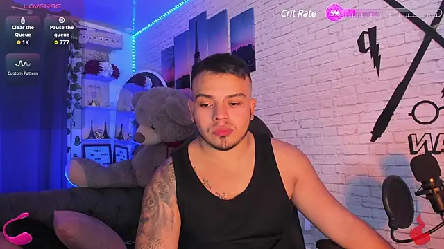 Snapshot of Naughty_Charly chatting on 01.22.25 Naughty Charly online show from 01.22.25