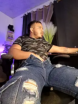 Snapshot of Naughty_Charly chatting on 09.16.25 Naughty Charly online show from 09.16.25