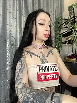 Snapshot of Molly__Moon chatting on 02.04.26 Molly Moon online show from 02.04.26