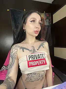 Snapshot of Molly__Moon chatting on 02.13.26 Molly Moon online show from 02.13.26