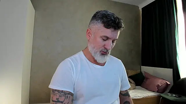 Snapshot of BlowMyXXL chatting on 01.07.25 BlowMyXXL online show from 01.07.25