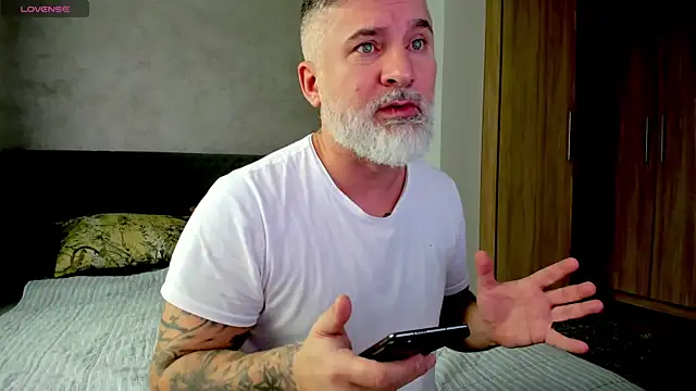 Snapshot of BlowMyXXL chatting on 02.02.25 BlowMyXXL online show from 02.02.25