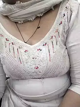 Snapshot of Cute_nidhi chatting on 12.21.24 Cute nidhi online show from 12.21.24