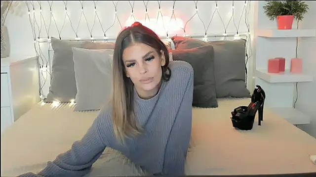 Snapshot of CassyCain chatting on 01.09.25 CassyCain online show from 01.09.25