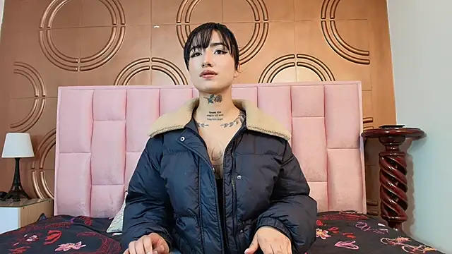 Snapshot of emmily_keller19 chatting on 09.19.25 emmily keller19 online show from 09.19.25