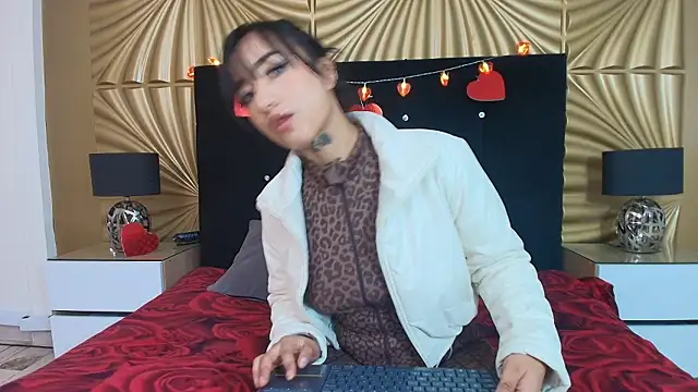 Snapshot of emmily_keller19 chatting on 02.05.26 emmily keller19 online show from 02.05.26