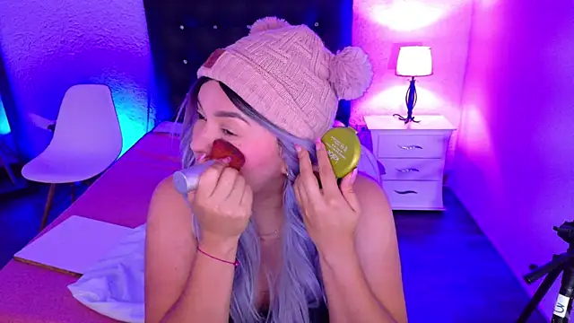 Snapshot of Cuckold_lover69 chatting on 03.06.25 Cuckold lover69 online show from 03.06.25