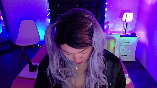 Snapshot of Cuckold_lover69 chatting on 03.21.25 Cuckold lover69 online show from 03.21.25