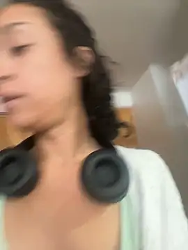 Snapshot of starrynikki chatting on 01.25.25 starrynikki online show from 01.25.25