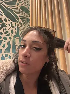 Snapshot of starrynikki chatting on 01.28.25 starrynikki online show from 01.28.25