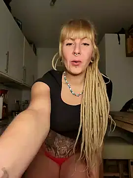 Snapshot of Jenna-Lia chatting on 12.14.24 Jenna-Lia online show from 12.14.24